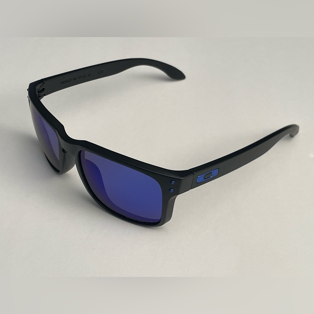 Oakley Black Sunglasses with Blue Lenses Holbrook